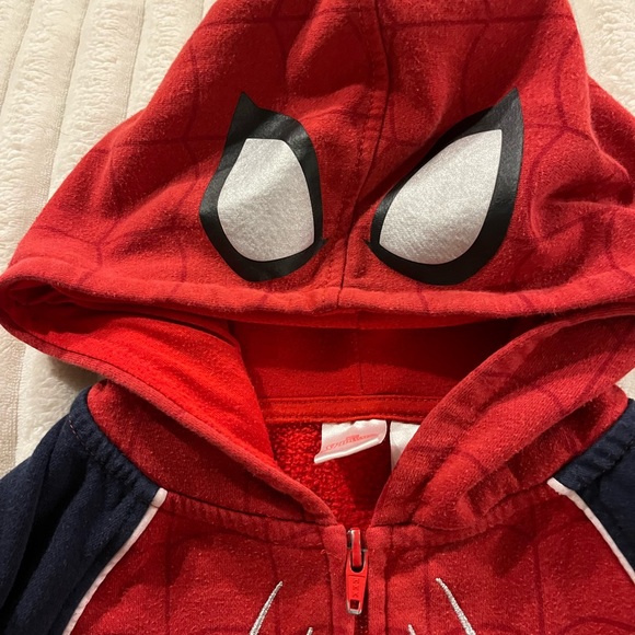Spiderman Red Jacket with Silver Accents Boys Size 6 - Picture 4 of 6